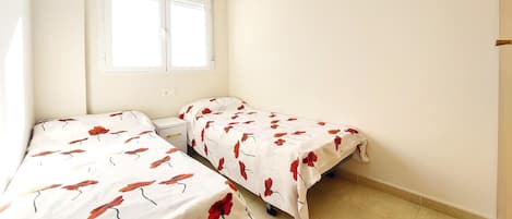 2 camere, culla da viaggio