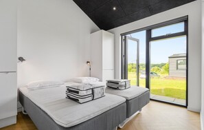 3 bedrooms, travel cot, free WiFi
