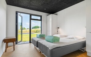 3 bedrooms, travel cot, free WiFi