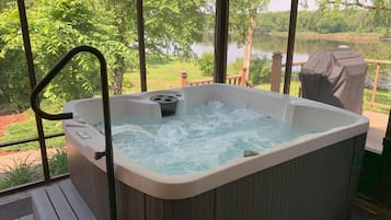Bain à remous extérieur