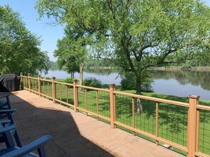 Property grounds - Chippewa Riverfront Retreat Sleeps 8 and Hot Tub (Durand)