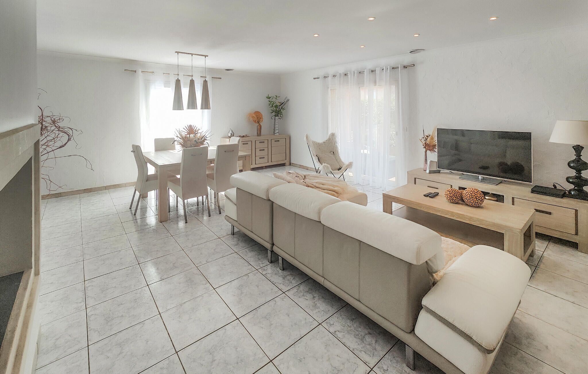 Televisie en een tafeltennistafel