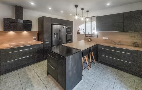 Cozy home in Cessenon sur Orb