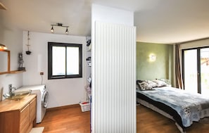 5 室のベッドルーム、旅行用ベビーベッド、WiFi (無料)