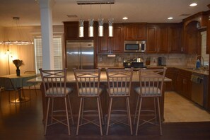 Mikrowelle, Ofen, Herdplatte, Geschirrspüler