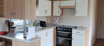 Tranquil Lodge Retreat in Scunthorpe Countryside