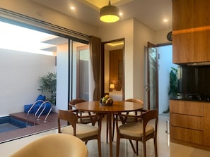 Full-size fridge, microwave, dishwasher, rice cooker - Villa Bluete (Tabanan)