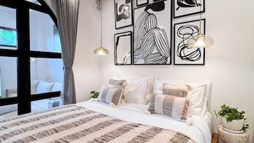 1 dormitorio, tabla de planchar con plancha, wifi y ropa de cama