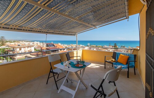 Beautiful apartment in Marina di Ragusa with house sea view