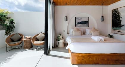 Cozy Wellness Villa- Sauna & Pools, 3 Min to Beach