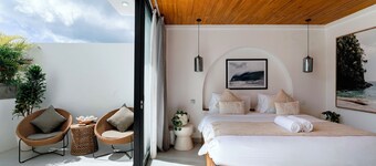 Cozy Wellness Villa- Sauna & Pools, 3 Min to Beach