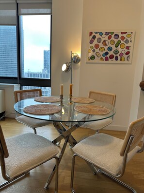 Dining - 2 Bed Lux High Rise, steps from the Empire State (New York)