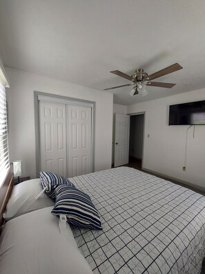 3 soverom, strykejern/-brett, reiseseng for barn og wi-fi (inkludert)