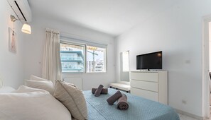 1 dormitori, planxa i posts de planxar, wifi gratuïta i roba de llit 