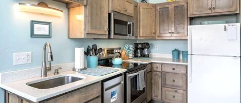 Mikrobølgeovn, ovn, kogeplade, opvaskemaskine