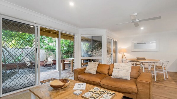 Smart TV - Eastpoint 4 - 18 Paterson Lane (Byron)