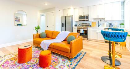 2-bedroom townhome in charming Philadelphia with WiFi, AC