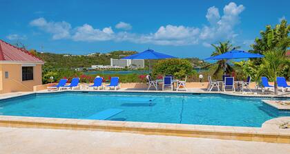 Ocean Breeze & View - Studio