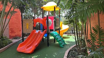 Children’s play area – outdoor