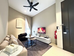 Apartment, 2 Bedrooms | Living room