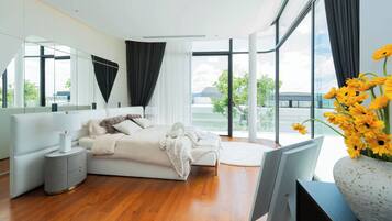 Artículos del minibar gratis y cortinas blackout