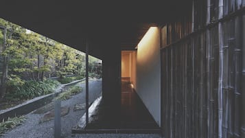 Nhà truyền thống, 2 phòng ngủ, sân hiên, quang cảnh vườn | Tiện nghi tại phòng