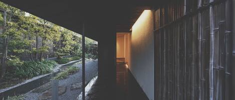 Traditional-Haus, 2 Schlafzimmer, Terrasse, Gartenblick | Zimmerausstattung