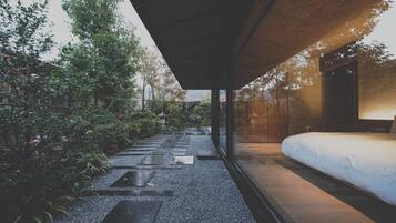 Nhà truyền thống, 2 phòng ngủ, sân hiên, quang cảnh vườn | Quang cảnh từ phòng