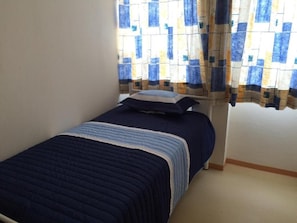 private single room with shared bathroom and kitchen