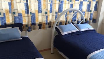 Private Deluxe Room with Kitchen and Shared Bathroom