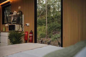 1 bedroom, bed sheets