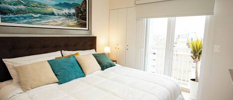 3 habitaciones, caja de seguridad en la habitación y escritorio