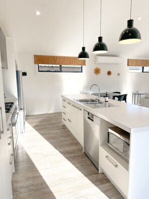 Fridge, microwave, oven, dishwasher