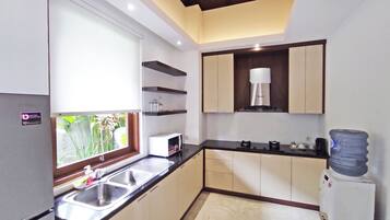 Deluxe Villa, Ocean View | Private kitchen