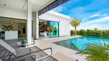 Private pool