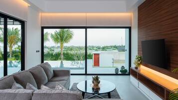 Villa, 5 Bedrooms, Private Pool, Pool View | Living area