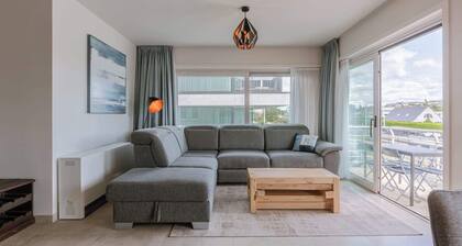 Huswell - Family Apartment with Balcony near Coast