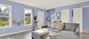 Prime Location!2-bedroom townhome in delightful Kennesaw minutes from KSU