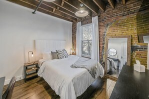 1 室のベッドルーム、デスク、アイロン / アイロン台、WiFi