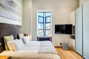 2 chambres, fer et planche à repasser, Wi-Fi, draps fournis
