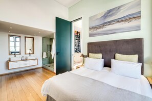 2 habitaciones, tabla de planchar con plancha, wifi y ropa de cama