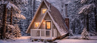 Camp Conway | Hot Tub | A-Frame | Ski Cabin