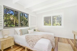 2 bedrooms, iron/ironing board, travel cot, WiFi