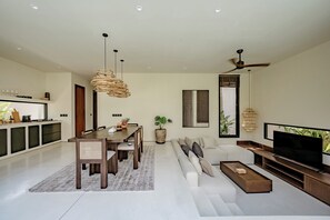 Biệt thự Cao cấp, quang cảnh hồ bơi | Phòng ăn