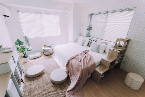 Kamar Single, 1 Tempat Tidur Queen dengan tempat tidur Sofa, Bebas Asap Rokok | Setrika/meja setrika, Wi-Fi gratis, dan seprai linen