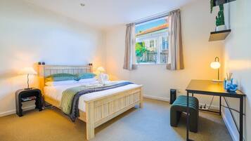 1 bedroom, desk, iron/ironing board, free WiFi