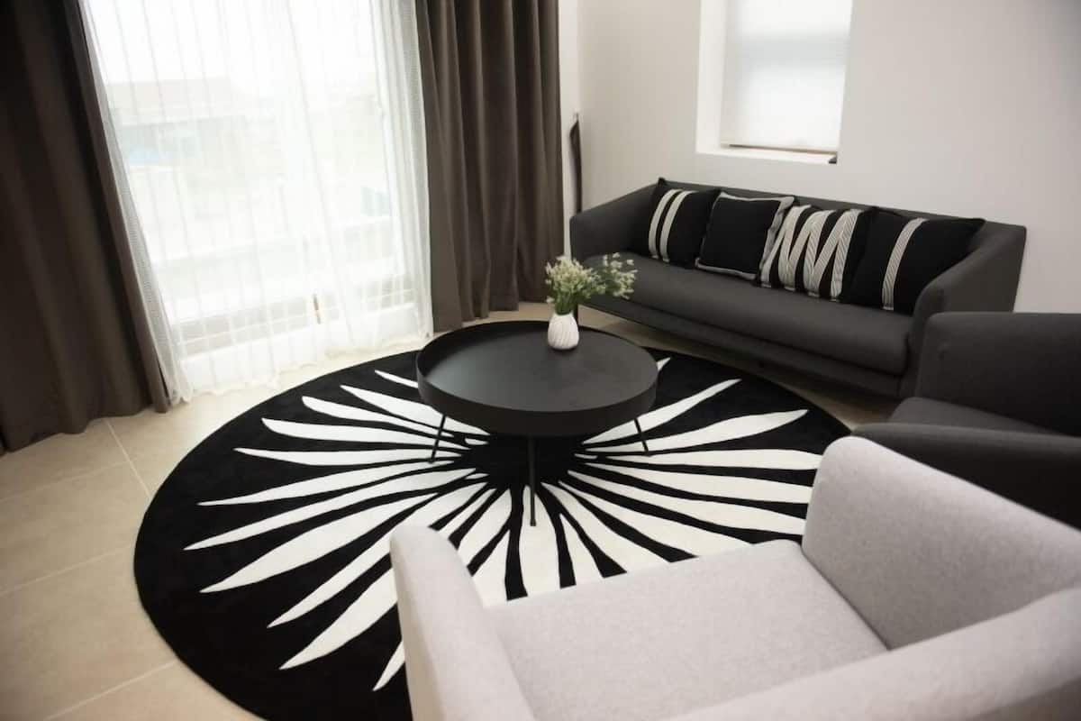 Beautiful | Premium bedding, individually decorated, individually furnished, desk