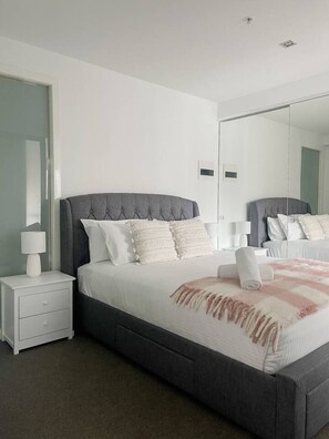 1 bedroom, desk, iron/ironing board, free WiFi