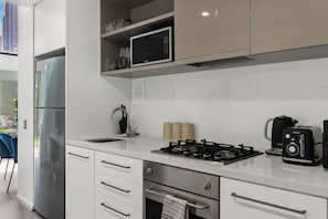 Fridge, microwave, oven, stovetop