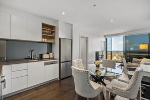 Fridge, microwave, oven, stovetop